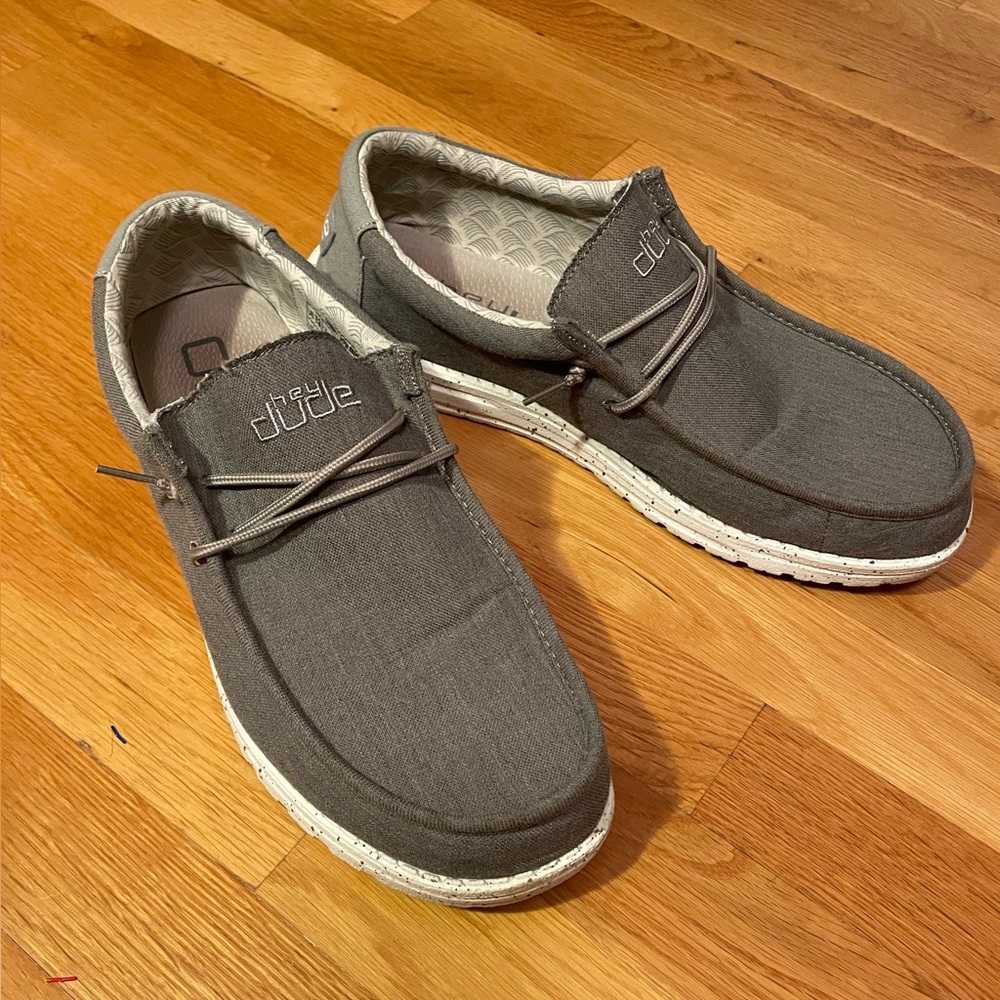 Men’s Hey Dude sz 13